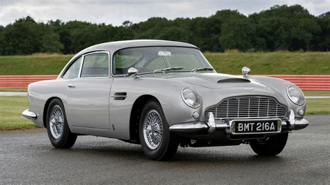 pictures of james bond car