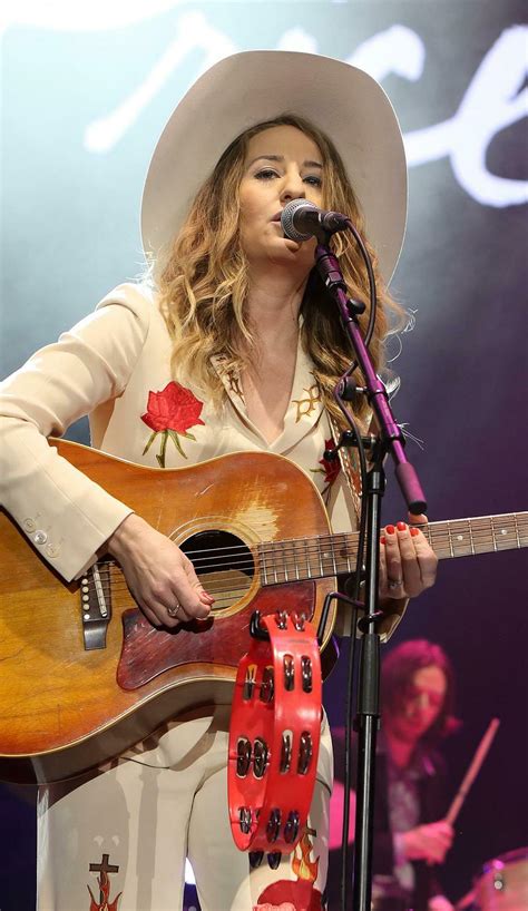 pictures of margo price