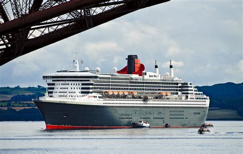 pictures of queen mary 2 ship