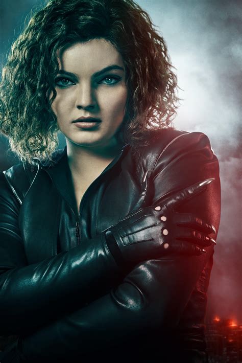 pictures of selena kyle in gotham