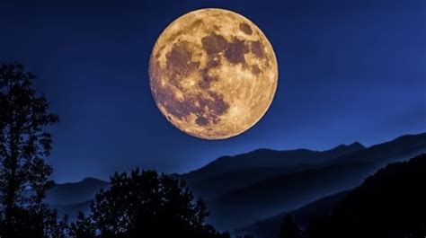 pictures of super blue moon august 30 2023