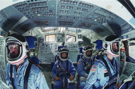 pictures of the challenger crew cabin