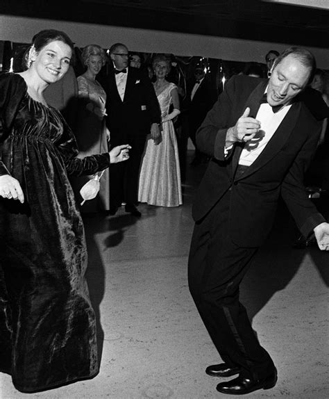 pierre and margaret trudeau photo