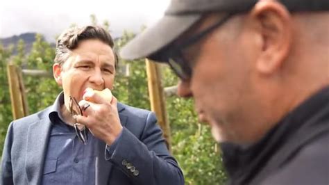 pierre poilievre eating apple interview