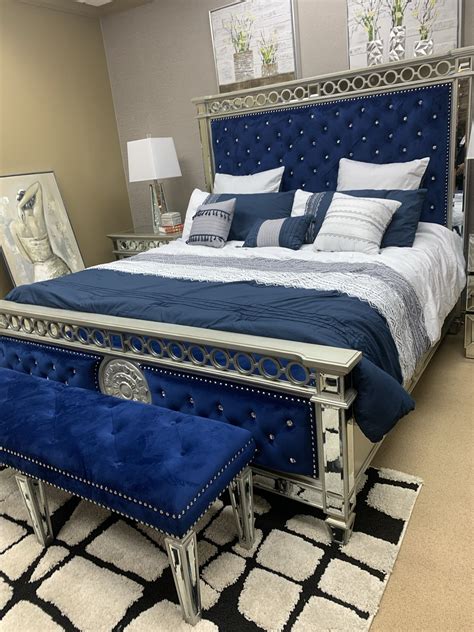 Pilliod Furniture Blue Country Bedroom Set 118-90