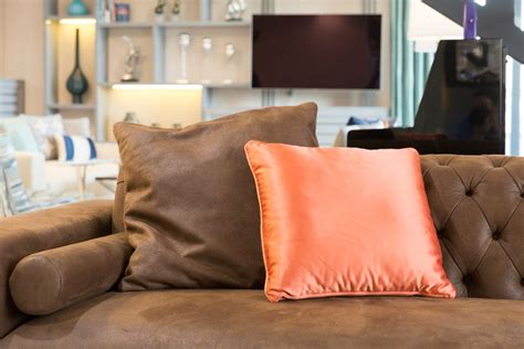 Tanned Leather Sofas are the Hottest Decorating Trend of 2016 Here’s