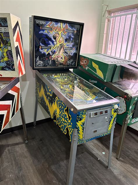 Pinball Machine Lightning Ball