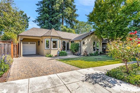 Pine Avenue Palgrave