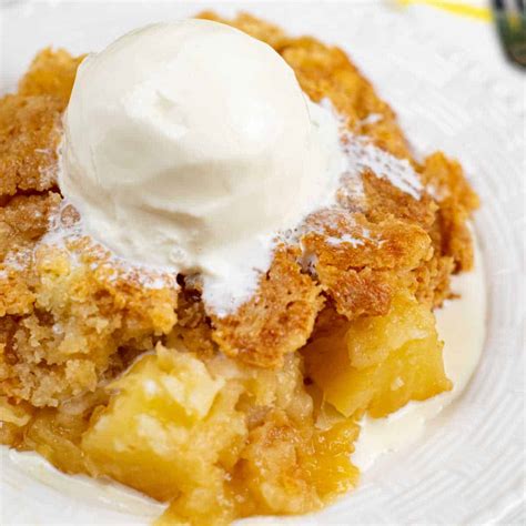 Pineapple Dump Cake Easy