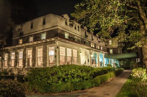 Discover Luxury Seclusion at Pinecrest Inn: A Hidden Gem's Secret