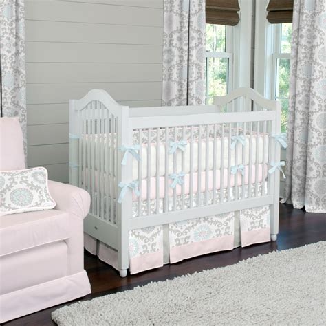 persianwildlife.us:pink and white crib set