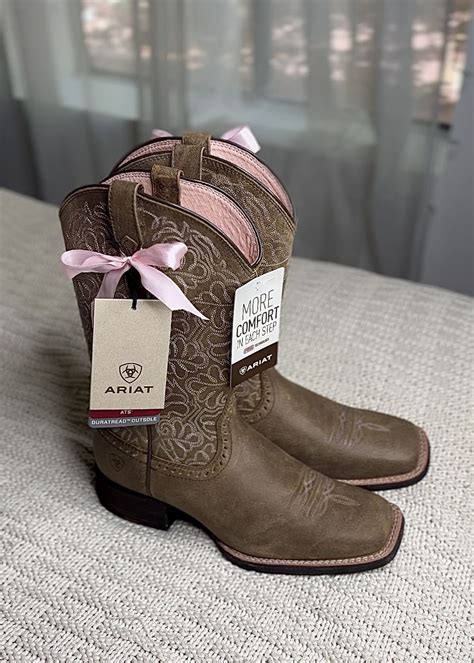 Best Pink Ariat Boots for Chic Style