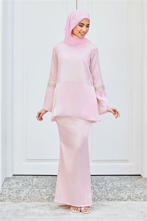 Baju warna Pink