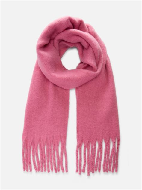 Best Pink Colour Scarf Trends 2023