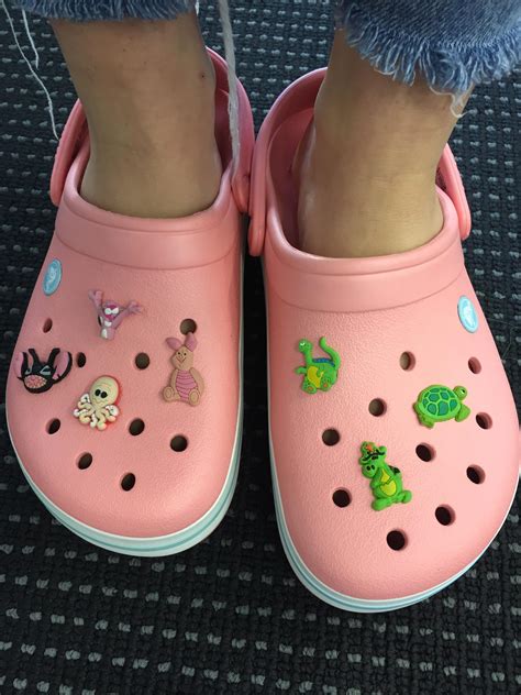 pink crocs with jibbitz