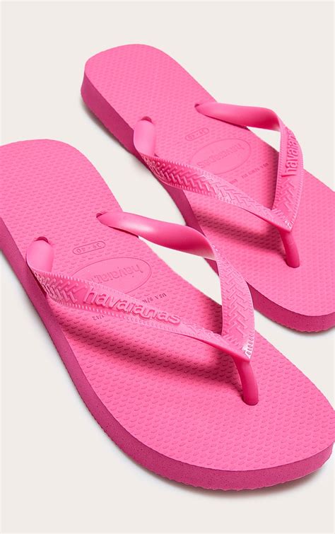 Trendy Pink Flip Flops: Must-Try Summer Style!