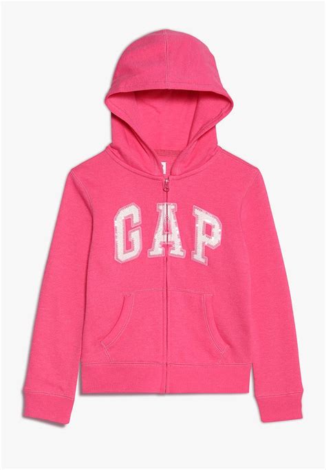 Ultimate Guide to the Trendy Pink Gap Sweater This Season