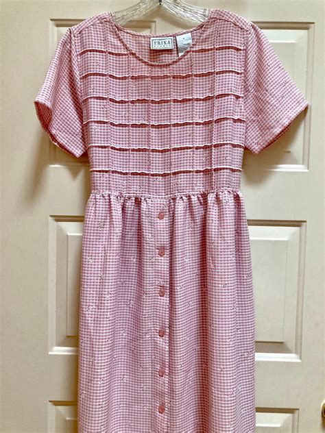 Discover the Charm of Pink Gingham Clothes for a Retro-Inspired Wardrobe Refresh