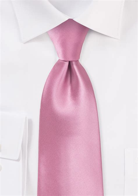 Mastering the Pink Necktie Trend for Men
