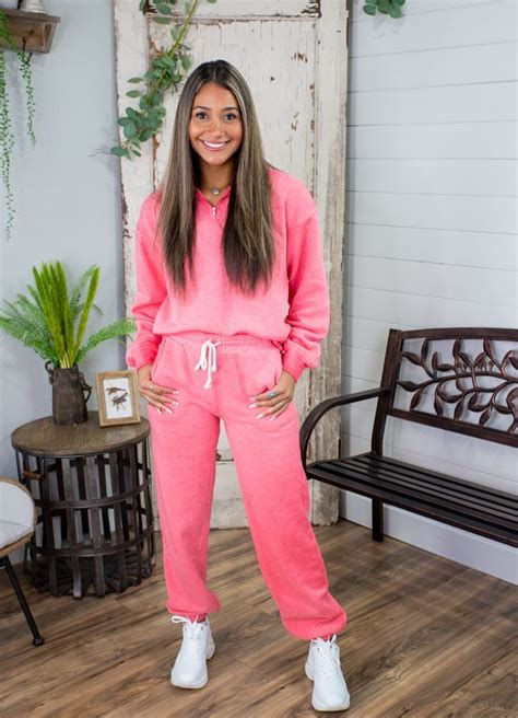 Discover the Perfect Pink Sweatsuit for Any Season