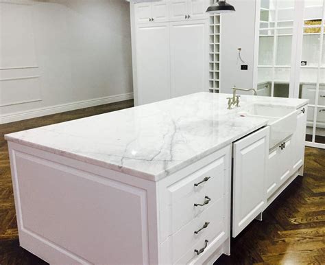 wasabed.com:pink white marble countertop