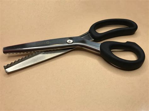 Pinking Shears Definition