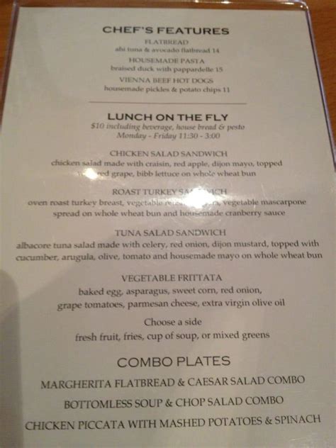 Discover delectable Pinstripes Cuisine at Oak Brook: Indulge in Our Seasonal Menu