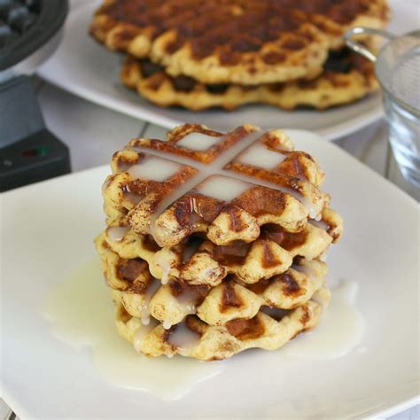 Jaw-Droppingly Delicious Cinnamon Roll Waffles: Your Weekend Treat