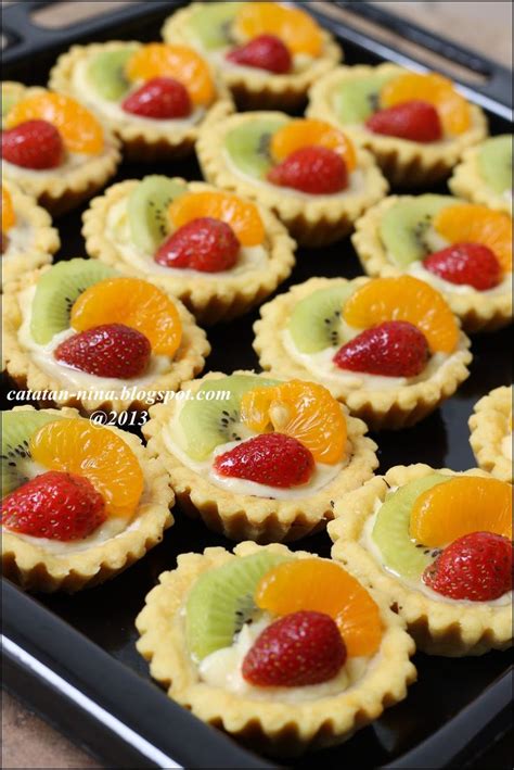 Charming Mini Fruit Pies