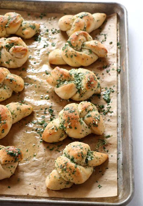 Delicious Garlic Knots Recipe