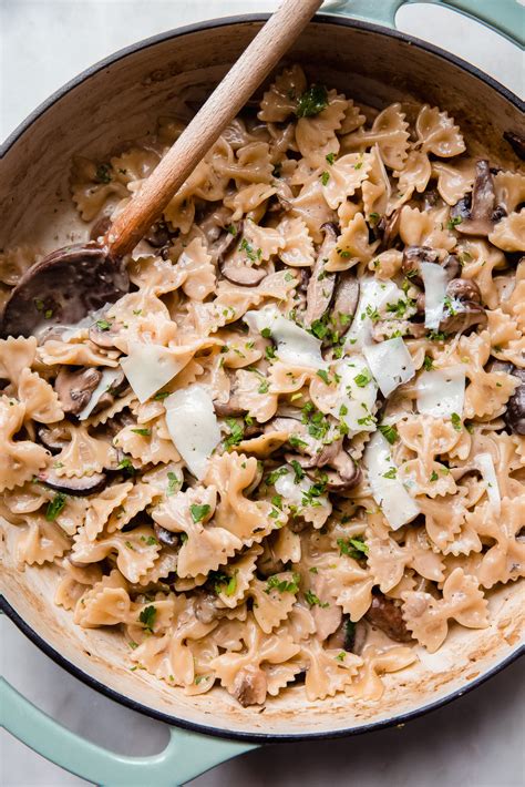 Easy One-Pot Creamy Mushroom Pasta