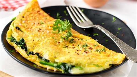Savory Spinach Omelette: A Breakfast Delight