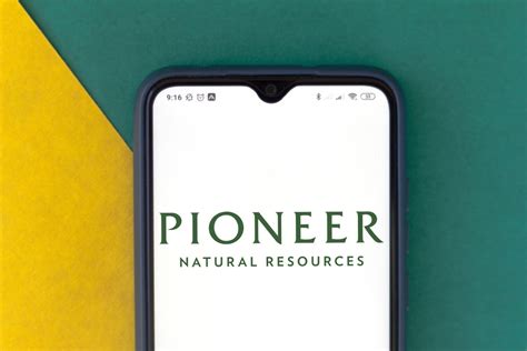 pioneer energy stock price today per share