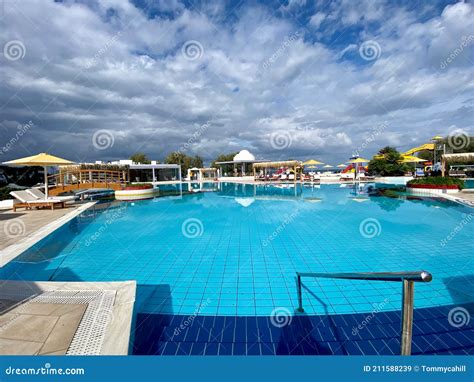 Piscina Con Le Scale