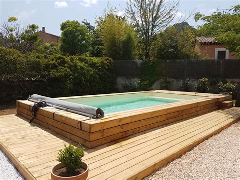 Quels sont les avantages d’une piscine intégralement en bois