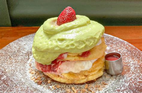 Pistachio Espuma Cake