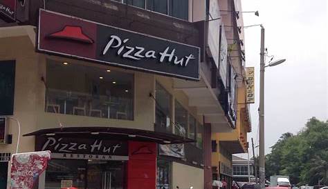 Pizza Hut TAMAN PUTRA PERDANA, PUCHONG Opening with Free Pizza Giveaway