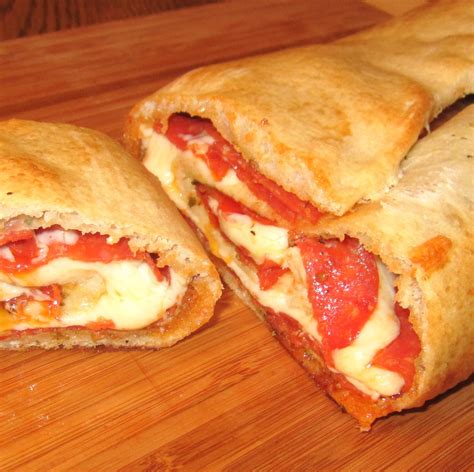 pizza dough pepperoni roll