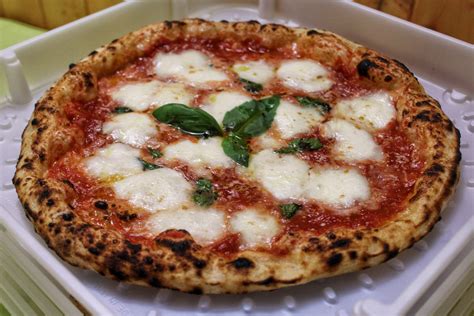 pizza napoletana contemporanea ricetta
