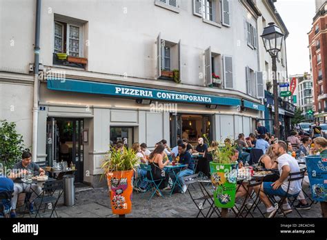 +26 Pizza Outdoor Seating Ideas