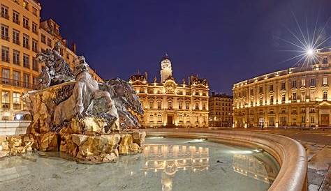 Place Des Terreaux Full View C'est La Vie