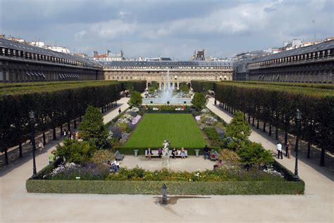 place du palais royal 75001 paris