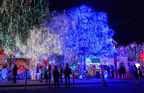 Places To Visit For Christmas Decorations Near Me