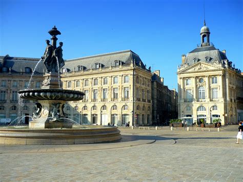 FilePlace du Parlement, Bordeaux.jpg Wikimedia Commons