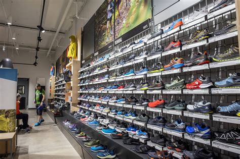 places to buy running shoes