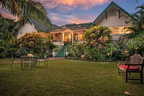 places to stay in wailuku