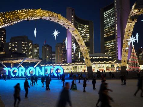 places to visit in toronto during christmas