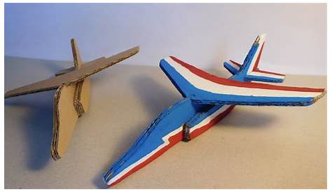 Afficher l'image d'origine | Avion en papier, Maquettes avions, Papier