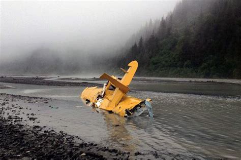 plane crash in a lake