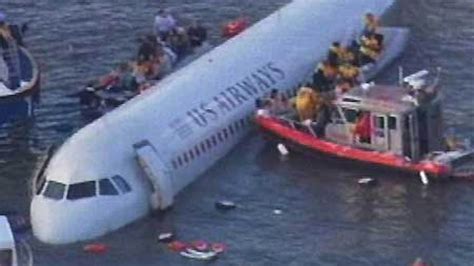 plane crash in ny river